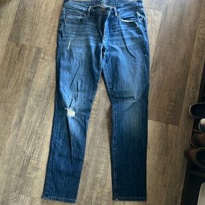 Relaxed Skinny video